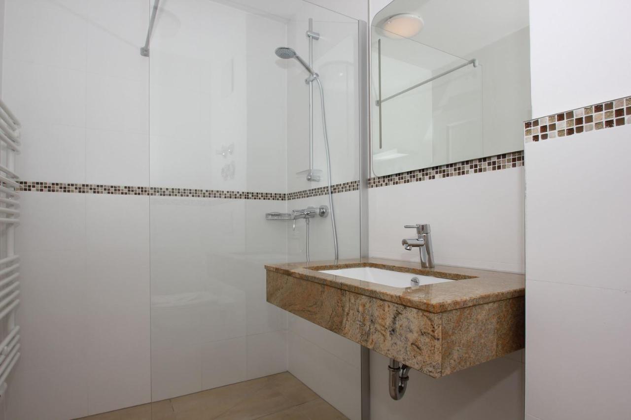 Strandnahe Fewo Mit Balkon, Gratis Nutzung Vom Ahoi Erlebnisbad Und Sauna In Sellin - Rex Rugia Fewo 13-5 Lobbe Exterior foto